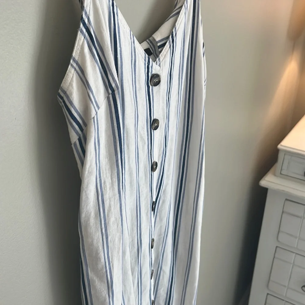 Linen button down dress - adjustable spaghetti straps - pockets! PERF condition - Picture 3 of 16